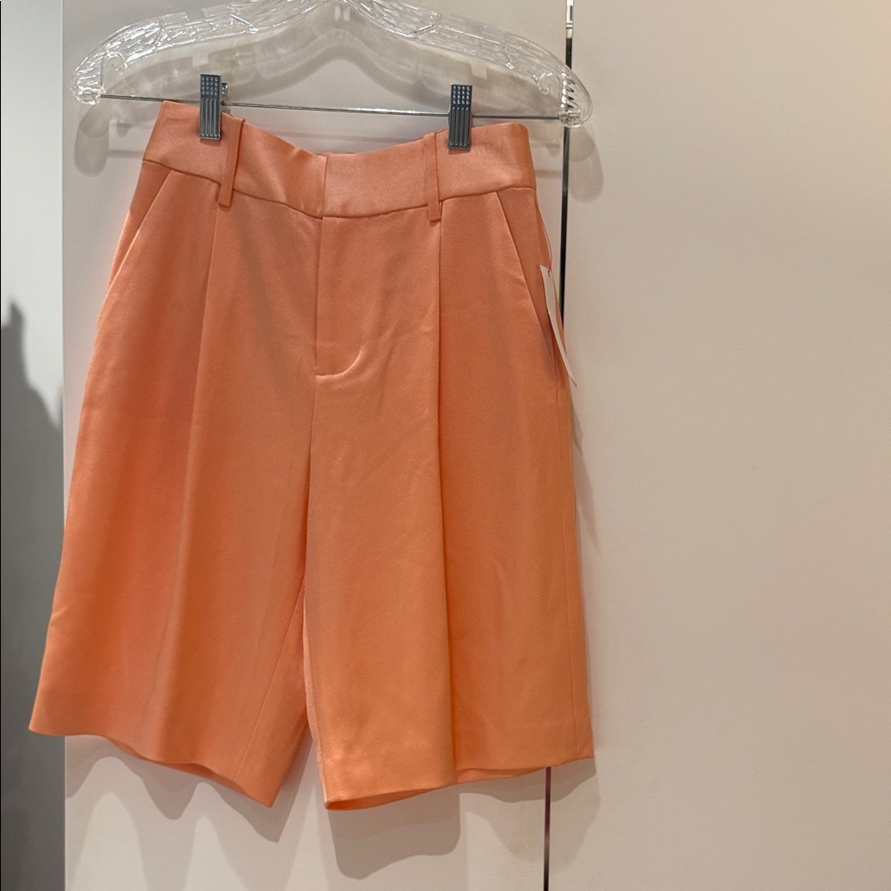 Alice + Olivia Peach Shorts, size 00